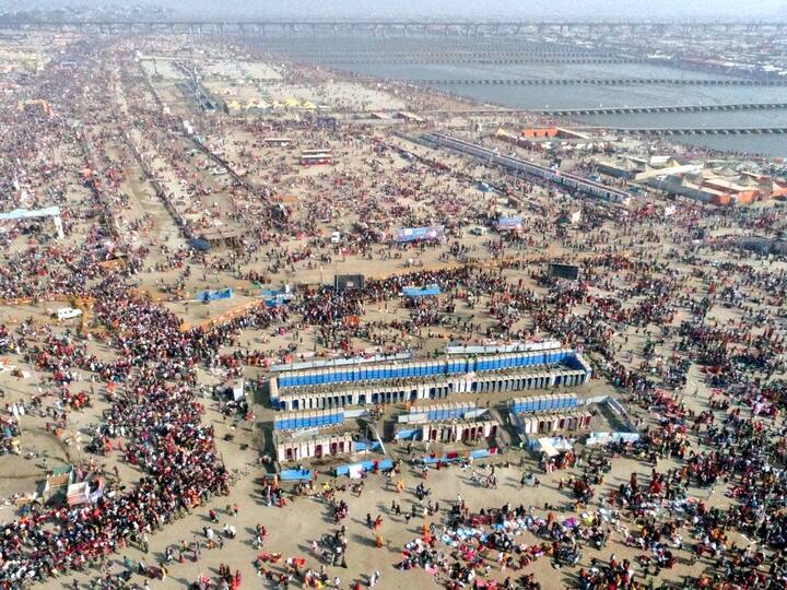 आणि जे घडले त्याबद्दल माफी मागू शकतो. एवढ्या मोठ्या संख्येने लोक महाकुंभाला पोहोचतात ही चांगली गोष्ट आहे, पण लोकांनी काही नियम पाळले पाहिजेत, असे त्यांनी सांगितले.