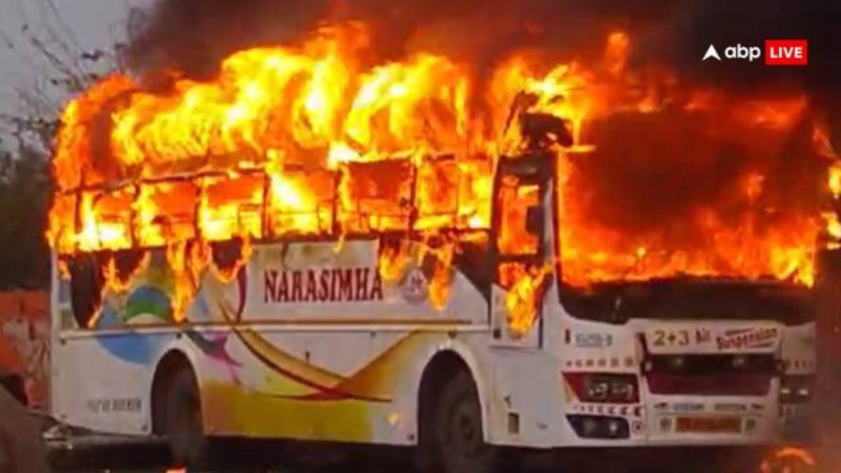 Singrauli Accident: सिंगरौली में ट्रक और बाइक की टक्कर में 2 की मौत, गुस्साई भीड़ ने कई वाहनों में लगाई आग