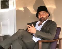 इस सुपरस्टार के करियर को 22 साल तक लगा रहा ग्रहण, फिर 66 की उम्र में दे डाली  ब्लॉकबस्टर, नेटवर्थ जान हैरान रह जाएंगे