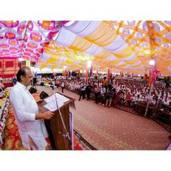 Ajit Pawar : अजित पवारांनी राजीनामाच्या प्रश्नावर दोन वाक्यात अंग काढून घेतलं, थेट धनंजय मुंडेंना स्वत:चा दाखला देत आवाहन