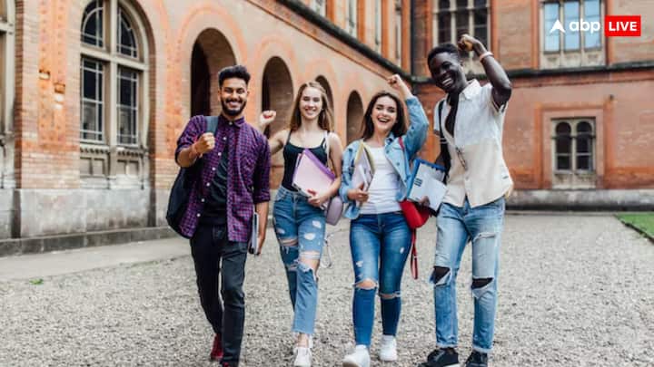 अब डीम्ड विश्वविद्यालय क्या हैं? बता दें कि डीम्ड विश्वविद्यालयों को यूजीसी अधिनियम 1956 की धारा 3 के तहत यूजीसी द्वारा 'डीम्ड विश्वविद्यालय' के रूप में पारित किया जाता है.