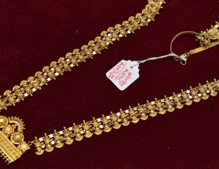 न्यायालय आणि सरकारी अधिकाऱ्यांच्या उपस्थितीत जयललिता यांच्या संपत्तीचे हस्तांतरण करण्यात आले.