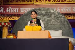 Jaya Kishori on Mahakumbh : 'महाकुंभात डुबकी घेऊन पापं धुतली जात नाहीत, तीच पापं धुतली जातात...' जया किशोरी म्हणाल्या तरी काय?