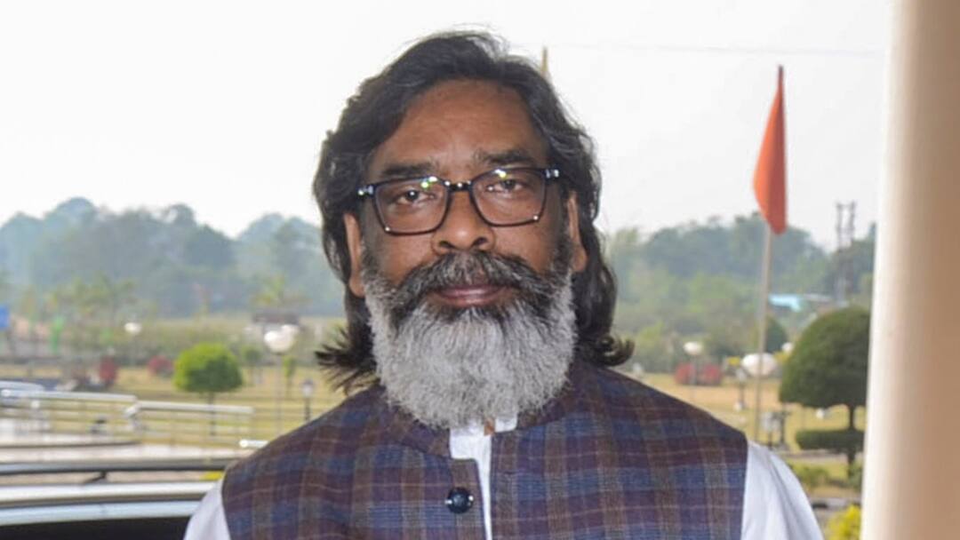 Delhi Railway Station Stampede News Hemant Soren expressed deep grief over deaths in New Delhi stampede  Delhi Railway Station Stampede: हेमंत सोरेन ने नई दिल्ली भगदड़ में मौत पर जताया दुख, पीड़ितों के लिए की ये कामना 