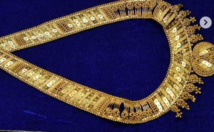 कायदेशीर कारवाईदरम्यान जप्त केलेल्या वस्तूंच्या फोटोंवरुन दिवंगत नेत्या जयललिता यांनी जमवलेल्या अमर्याद संपत्तीची माहिती मिळते.