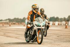 क्लच दबाने पर क्यों बंद हो जाता है बाइक का इंजन, क्या है इसका मैकेनिज्म?