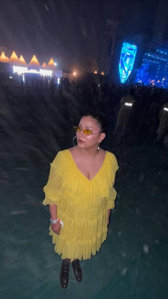 येलो ड्रेस में सपना चौधरी ने दिखाई दिलकश अदाएं