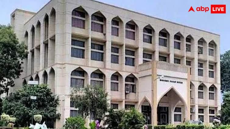How many central universities are there in India and under whom do they come देश में कितनी सेंट्रल यूनिवर्सिटीज, किसके दायरे में आती है कौन-सी यूनिवर्सिटी?