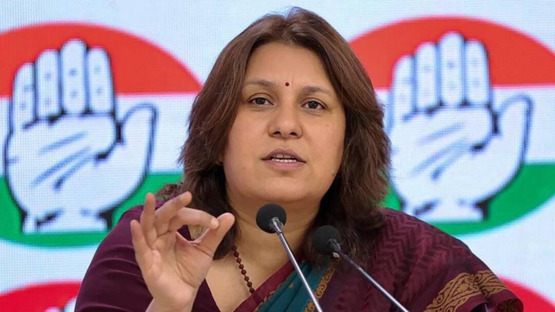 New Delhi Railway Station Stampede: 'ये हादसा नहीं नरसंहार, कौन है जिम्मेदार', नई दिल्ली रेलवे स्टेशन भगदड़ पर कांग्रेस ने रेल मंत्री का इस्तीफा मांगा New Delhi Railway Station stampede congress leader supriya shrinate says not accident but a massacre New Delhi Railway Station Stampede: 'ये हादसा नहीं नरसंहार, कौन है जिम्मेदार', नई दिल्ली रेलवे स्टेशन भगदड़ पर कांग्रेस ने रेल मंत्री का इस्तीफा मांगा