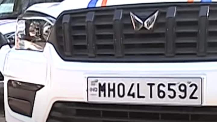 वाहनधारकांनी पोर्टलवर बुकिंग करून त्यांच्या सोयीप्रमाणे अपॉईंटमेंट घेऊन नंबरप्लेट बसवून घ्यावी, असे आवाहन वाहतूक पोलिसांकडून करण्यात आले आहे.