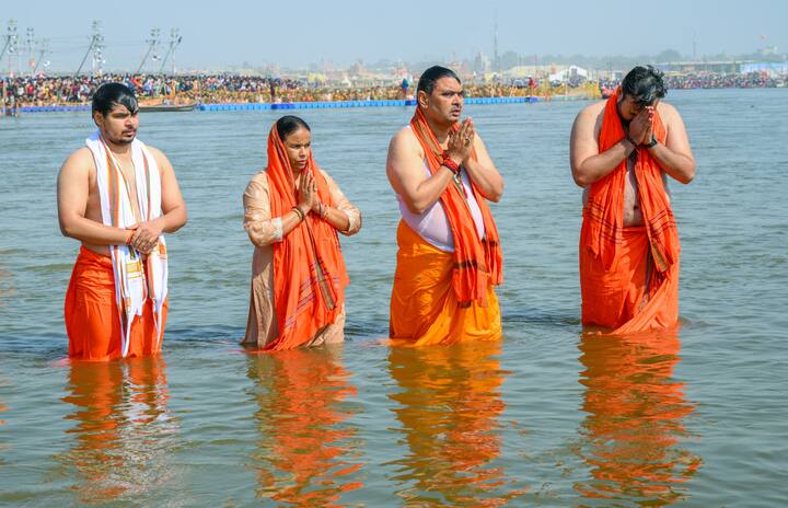 भजनलाल शर्मा ने हाल ही में प्रयागराज जाकर महाकुंभ में स्नान किया. इस दौरान वह अपने परिवार के साथ मौजूद थे.