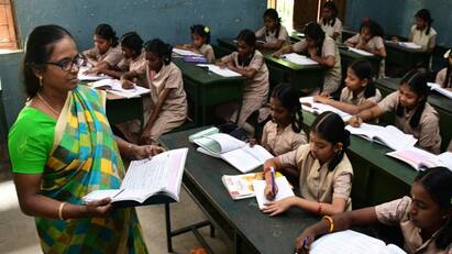 private school teachers jobs camp chennai know date time and place Teacher Jobs: 10 ஆயிரம் ஆசிரியர் பணிகள்! சென்னையில் வேலைவாய்ப்பு முகாம் - எந்த ஏரியா? என்ன தேதி?