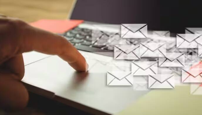 તમારા Gmail, બેન્ક અને અન્ય મહત્વપૂર્ણ એકાઉન્ટ્સ પર નજર રાખો અને નિયમિત સમયગાળામાં લોગિન એક્ટિવિટી તપાસતા રહો.