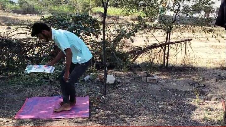 सोशल मीडियावर सध्या या विद्यार्थ्याचा व्हिडिओ व्हायरल झाला असून महाबळेश्वरमधील हॅरिसन फॉली पॉइंट येथून पसारनी घाट सेक्शन पर्यंत या विद्यार्थ्याने पॅराग्लायडिंगाने प्रवास करत परीक्षा केंद्र गाठलं