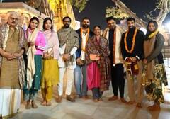 गळ्यात रुद्राक्षाची माळ, कपाळावर टिक्का, विजय देवरकोंडाचे कुंभमेळ्यात शाही स्नान, पाहा PHOTOS