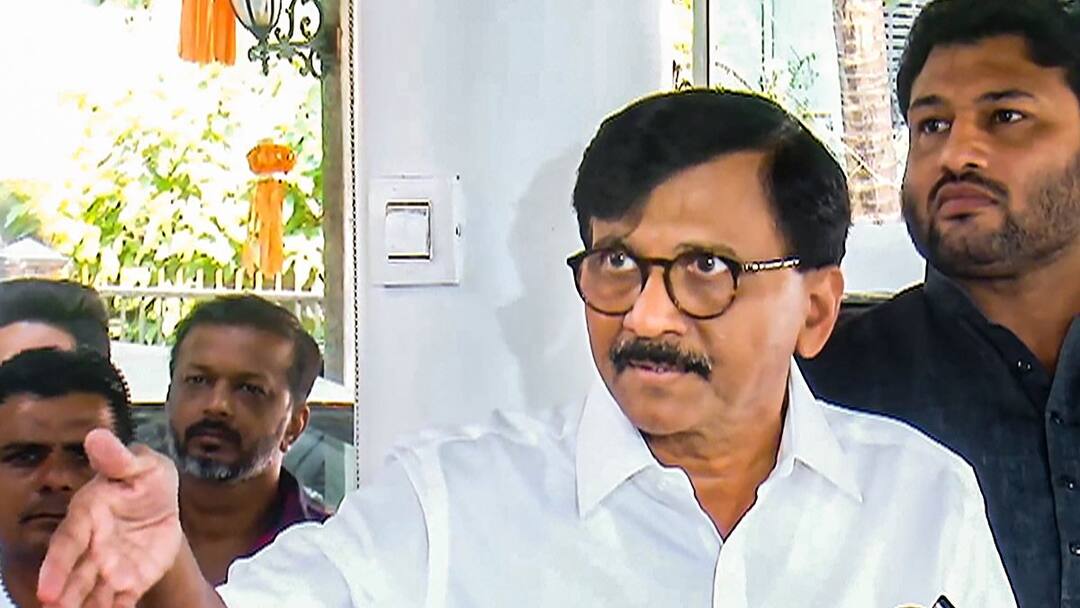 Shiv sena UBT MP Sanjay Raut Attacks on Who leave party Eknath Shinde BJP Bal Thackeray 'जो जा रहे हैं, उन्हें...', शिवसेना-यूबीटी छोड़ने वाले नेताओं पर संजय राउत का बड़ा बयान, एकनाथ शिंदे को क्या कह दिया?