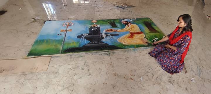 शिवरायांच्या जयंती निमित्त  कल्याण येथील वेद अकॅदमीच्या विद्यार्थ्यांनी खडकपाडा रॉक माउंट बिल्डिंग खडकपाडा येथे कलाशिक्षक यश महाजन आणि भावना महाजन यांनी आपल्या विद्यार्थ्यांनासोबत  छत्रपती शिवाजी महाराजांची सुंदर व आकर्षक अशी रांगोळी रेखाटले आहे.