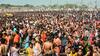 Maha Kumbh 2025: वीकेंड की सुबह संगम तट पर श्रद्धालुओं का सैलाब, 'हर हर महादेव' के जयकारों से पूरा क्षेत्र गूंजा