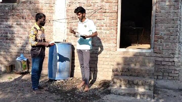 महाबळेश्वरमधील घाटात होत असलेल्या वाहतूक कोंडीचा मुद्दा पुन्हा एकदा ह्या पॅराग्लायडींगच्या घटनेमुळे समोर आला आहे. विकेंड आणि वर्षाअखेर व सुट्ट्यांच्या हंगामात या घाटावरील वाहतूक कोंडीची समस्या गंभीर बनते.