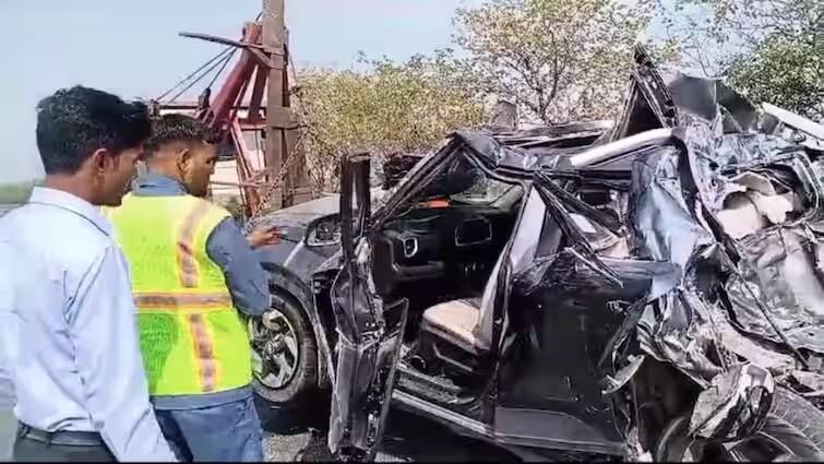 Car returning from Mahakumbh collides with bus, 3 die on the spot Maha Kumbh Bus Accident:મહાકુંભથી પરત ફરી રહેલી કારની બસ સાથે જબરદસ્ત ટક્કર, 3નાં ઘટનાસ્થળે મૃત્યુ