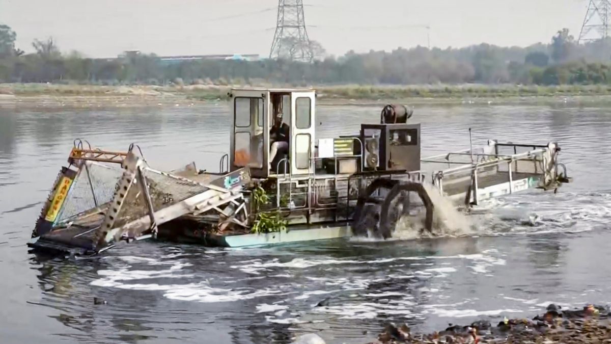 Delhi: Top Official Says Yamuna To Be 'Cleaned In 3 Years' As Clean-Up Begins, AAP Reacts