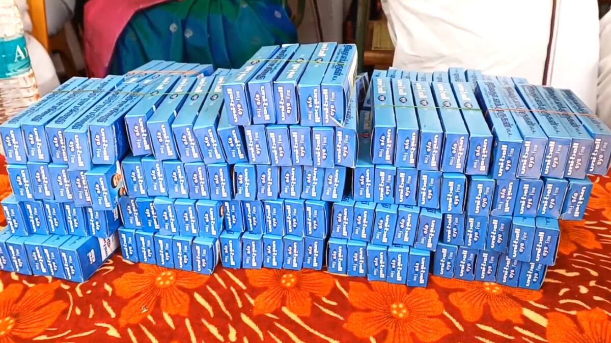 பொதுத்தேர்வு எழுதும் மாணவர்களை சர்ப்ரைஸ் செய்த எம்எல்ஏ...! என்ன தெரியுமா?