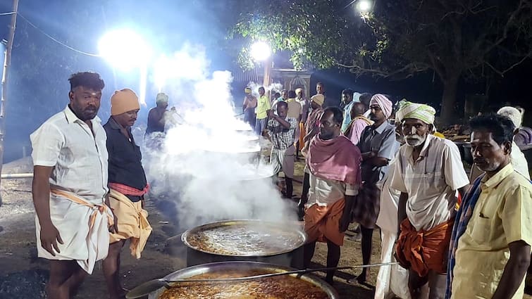Dindigul news mutton curry festival where only men participated tnn அண்டா , அண்டாவா ஆட்டுக்கறி... ஆண்கள் மட்டுமே பங்கேற்ற கறி விருந்து திருவிழா - எங்கு தெரியுமா?