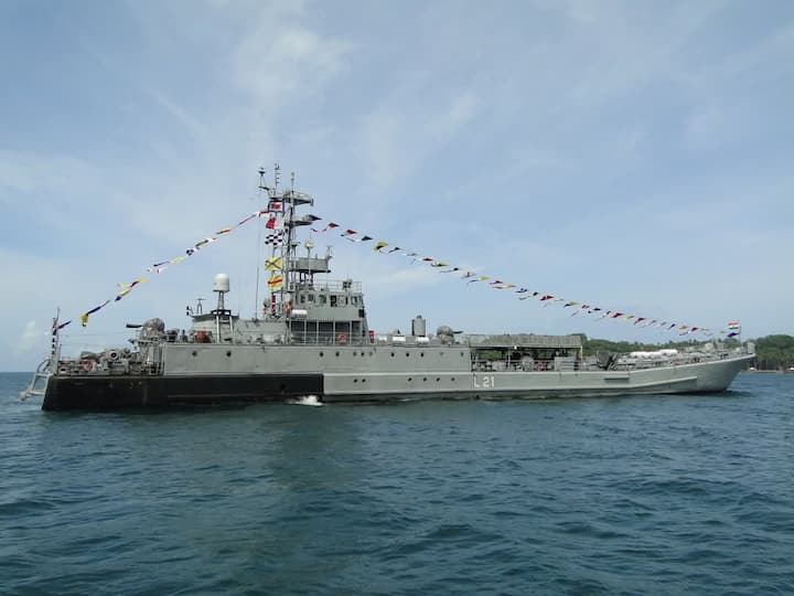 मंत्री नितेश राणे यांच्या प्रयत्नांतून आईएनएस गुलदार ही युद्धनौका आता विजयदुर्ग बंदरात स्थिरावणार असल्याने सिंधुदुर्गमधील पर्यटनाला मोठ्या प्रमाणात चालना मिळणार आहे.