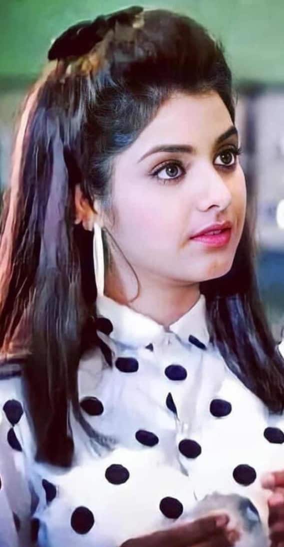 दिव्या भारती की मौत के बाद अधूरी रह गई थीं ये 9 फिल्में