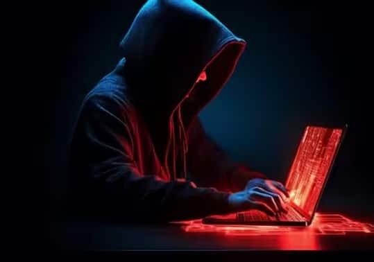 ઘણી વખત લોકો ઇન્ટરનેટ પર એવી વસ્તુઓ શોધે છે જેના કારણે સમાજમાં ગુના થાય છે. આવી સ્થિતિમાં અમે તમને તે બાબતો વિશે જણાવીશું, જે સર્ચ કરવું ગુનાની કેટેગરીમાં આવે છે અને તમને ભારતીય દંડ સંહિતાની કલમો હેઠળ સજા થઈ શકે છે.