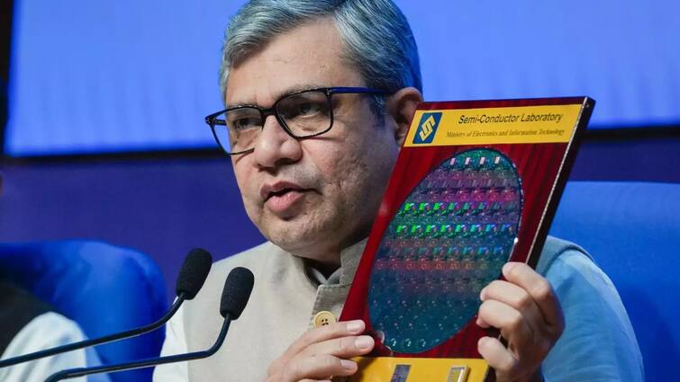 union minister Ashwini vaishnaw says first made in india chip will be rolled out in 2025 check details जल्द सच होगा 'Made in India' चिप का सपना! केंद्रीय मंत्री ने किया ये ऐलान, डिटेल में जानें