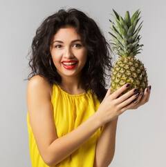 ਅਨਾਨਾਸ ਖਾਣ ਨਾਲ ਸਿਹਤ ਨੂੰ ਮਿਲਦੇ ਗਜ਼ਬ ਫਾਇਦੇ! ਅੱਖਾਂ ਦੀ ਰੌਸ਼ਨੀ ਵਧਾਉਣ ਤੋਂ ਲੈ ਕੇ ਭਾਰ ਘਟਾਉਣ 'ਚ ਮਦਦਗਾਰ