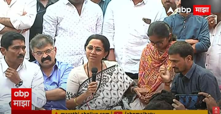 कृष्णा आंधळे कुठे गायब झाला, पोलीस काय करतात. कृष्णा आंधळेचा सीडीआर आम्हाला पाहिजे. अटक झालेल्या आठही आरोपींचा सीडीआर पाहिजे, अशी मागणी देखील सुप्रिया सुळेंनी केली.