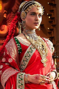 रश्मिका मंदाना से पहले महारानी बनकर पर्दे पर छा चुकी हैं ये अभिनेत्रियां, फैंस ने खूब लुटाया था प्यार