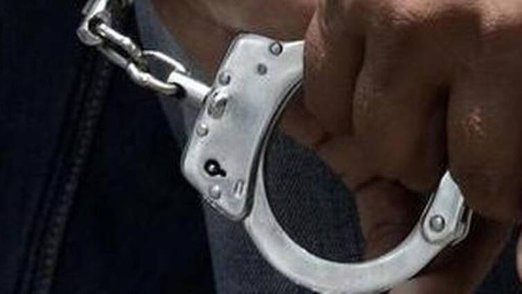 Chennai nesapakkam abused in thanjavur car driver lover arrested pocso act  tnn Crime : காதலனுக்காக வீட்டைவிட்டு ஓடிய சிறுமி! மனைவி இல்லாத நேரத்தில் கணவன் செய்த காரியம்