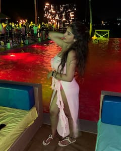 Bandaru Supritha : థాయ్​లాండ్​లో బండారు సుప్రీత, సురేఖ వాణి.. తల్లీకూతుళ్లు మామూలుగా ఎంజాయ్ చేయట్లేదుగా