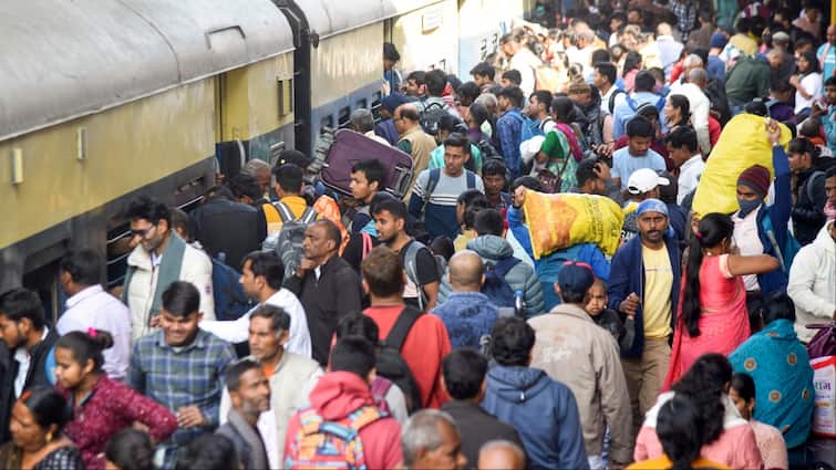 Bihar Passengers Without Valid Tickets not Allowed to Enter Railway Station SDRF deployed at Patna Rajendra Nagar Danapur Station बिहार में इन यात्रियों को रेलवे स्टेशन में नहीं मिलेगी एंट्री, पटना के 3 स्टेशनों पर SDRF तैनात