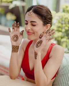 Prateik Babbar And Priya Banerjee’s Love-Filled Mehendi Pics Take Over The Internet