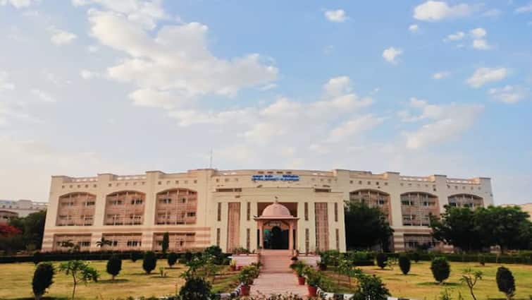 know the admission process of central university of Rajasthan know about its courses and fees structure जिस यूनिवर्सिटी से कई साइंटिस्ट और IAS हुए पास जानिए आप वहां कैसे ले सकते हैं एडमिशन
