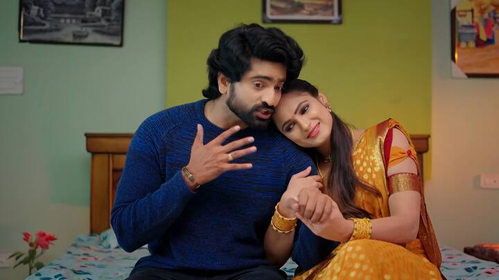 సంధ్య-సంజయ్ ఇద్దరూ మాట్లాడుకుంటూ ఉండగా రూప కాల్ చేస్తుంది. కట్ చేస్తాడు..సంధ్య మాట్లాడు అంటుంది. మళ్లీ రూప కాల్ చేస్తుంటుంది..నీ చేతి కాఫీ కావాలని  అక్కడి నుంచి పంపించేస్తాడు. తింగరిది ఏం చెప్పినా నమ్మేస్తుంది అనుకుంచాడు సంజయ్