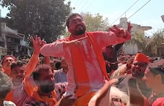 Election Result 2025 : ચોરવાડમાં ભાજપની ભવ્ય જીત, સાંસદ રાજેશ ચૂડાસમાએ પુષ્પા સ્ટાઈલમાં કર્યો ડાન્સ