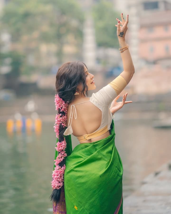 या अभिनेत्रीचे नाव इडन रोज असे आहे. सोशल मीडियावर ती चांगलीच सक्रिय असते. विशेष म्हणजे तिचे इन्स्टाग्रामसारख्या माध्यमावर तब्बल 10 लाखांपेक्षाही जास्त फॉलोअर्स आहेत.