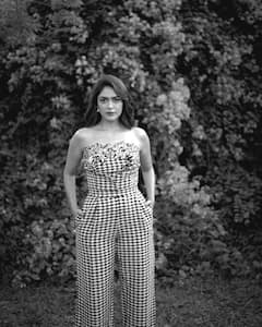 Mrunal Thakur: मृणाल ठाकूरचा लेटेस्ट लूक; सोशल मीडियावर फोटो व्हायरल!