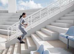 ਪੌੜੀਆਂ ਚੜ੍ਹਨ ਵੇਲੇ ਚੜ੍ਹ ਰਿਹਾ ਸਾਹ? ਤਾਂ ਇਸ ਖਤਰਨਾਕ ਬਿਮਾਰੀ ਦੇ ਹੋ ਸਕਦੇ ਲੱਛਣ