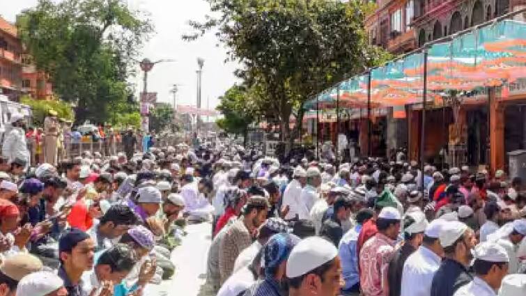 After Telangana, Andhra Govt Reduces Work Hours For Muslim Employees During Ramzan முஸ்லீம் ஊழியர்கள் குஷி! ஒரு மணிநேரத்திற்கு முன்பே கிளம்பலாம்! - தெலுங்கானாவைத் தொடர்ந்து, ஆந்திர அரசும் அதிரடி!