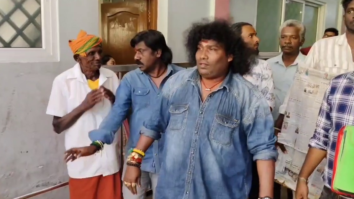 பழனி முருகன் கோவிலில் நடிகர் யோகி பாபுசாமி தரிசனம்  - பக்தர்கள் கூடியதால் பரபரப்பு