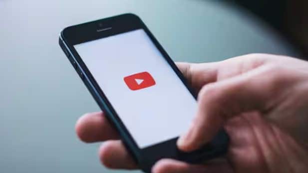 ਵੱਡੇ ਯੂਟਿਊਬਰ ਆਪਣੇ ਗਾਹਕਾਂ ਨੂੰ ਵਿਸ਼ੇਸ਼ ਸਮੱਗਰੀ ਦੇਣ ਲਈ ਯੂਟਿਊਬ ਮੈਂਬਰਸ਼ਿਪ ਨੂੰ ਸਮਰੱਥ ਬਣਾ ਸਕਦੇ ਹਨ। ਲੋਕ ਲਾਈਵ ਸਟ੍ਰੀਮਿੰਗ ਦੌਰਾਨ ਸੁਪਰ ਚੈਟ ਰਾਹੀਂ ਪੈਸੇ ਭੇਜ ਸਕਦੇ ਹਨ। ਐਫੀਲੀਏਟ ਮਾਰਕੀਟਿੰਗ ਰਾਹੀਂ, ਤੁਸੀਂ ਕਿਸੇ ਉਤਪਾਦ ਦਾ ਪ੍ਰਚਾਰ ਕਰਕੇ ਕਮਿਸ਼ਨ ਕਮਾ ਸਕਦੇ ਹੋ। ਤੁਸੀਂ ਆਪਣੇ ਬ੍ਰਾਂਡ ਦੇ ਕੱਪੜੇ, ਤੋਹਫ਼ੇ ਦੀਆਂ ਚੀਜ਼ਾਂ ਅਤੇ ਹੋਰ ਸਮਾਨ ਵੇਚ ਕੇ ਵੀ ਪੈਸੇ ਕਮਾ ਸਕਦੇ ਹੋ।