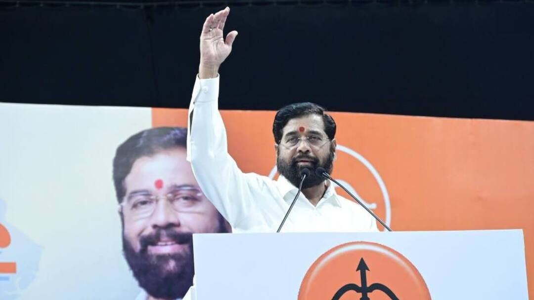 Eknath Shinde Held meeting with Shiv Sena workers Said We have to defeat Shiv Sena UBT in Maharashtra Local Body Polls 'हमने विधानसभा चुनाव में शिवसेना UBT...', महाराष्ट्र निकाय चुनाव से पहले एकनाथ शिंदे ने उद्धव ठाकरे के खिलाफ भरी हुंकार