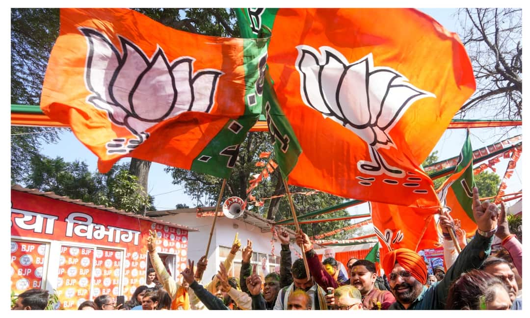 First Pic Of Invitation Card For Delhi CM Oath Ceremony Surfaces First Pic Of Invitation Card For Delhi CM Oath Ceremony Surfaces