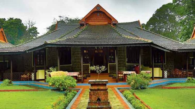 Thekkady Lake Palace Situated in Middle of Lake Offers Guests a Truly Unique Experience TNN Thekkady Lake Palace: காட்டின் மையத்தில் ராஜாவை போல வாழலாம்.. ஆச்சரியம் தரும் ராஜ அரண்மனை..!
